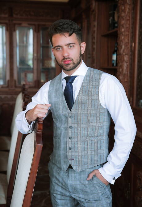 Stud Robbie Rojo and husky guy Xavi Duran banged each other