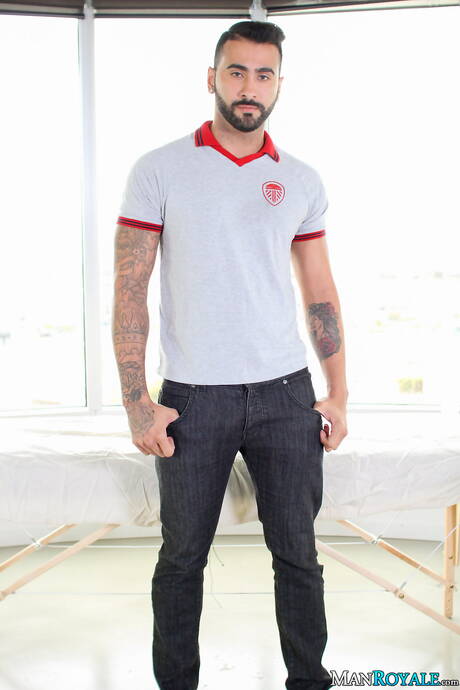 American husky guy Ian Levine and puerto rican tough guy Rikk York in hot homosexual action