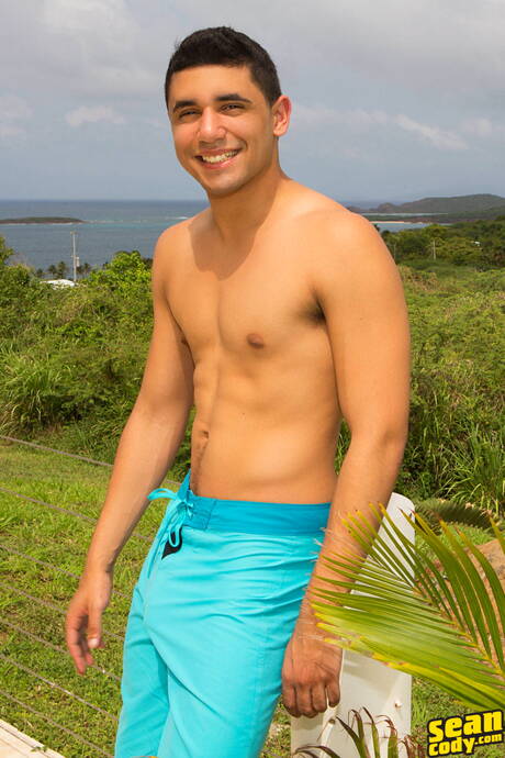 Romanian beefy Kaleb Stryker and strongman Joe make a love after beach walk