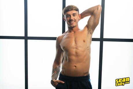 Husky guy Phoenix and beefcake Cole have a hot couple scene