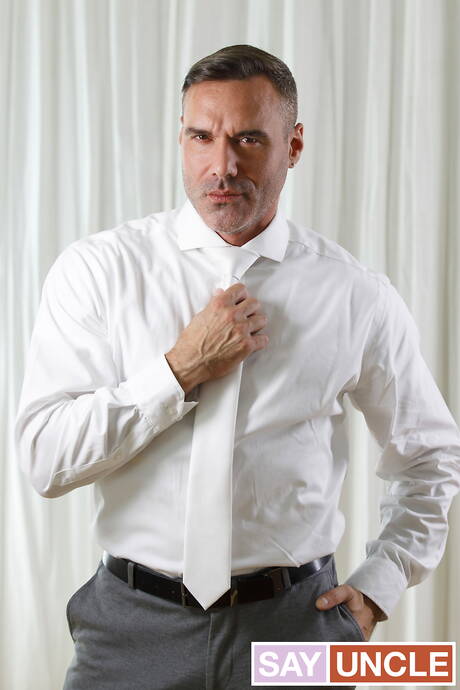 Canadian husky guy Manuel Skye and canadian husky guy Thyle Knoxx have a hot sex