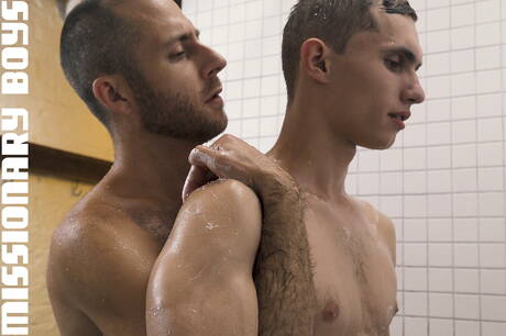 Famous americans, twink Darron Bluu and mature bear Joel Someone in hot ass fuck action in shower