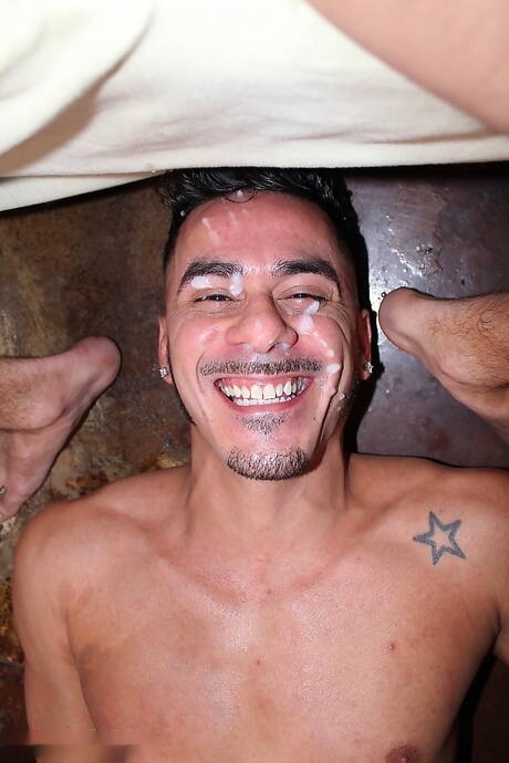 Two american dudes well-built Cesar Xes and muscular Maxx Stoner have a hot couple scene