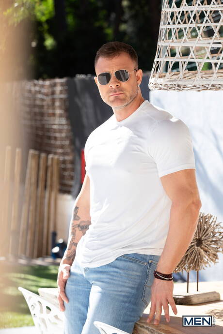 Spanish hunk Allen King and american stud Austin Wolf in hot homosexual action in kitchen