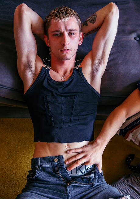 Hot americans, young boy Nick Floyd and young boy Theo Brady have a good anal sex