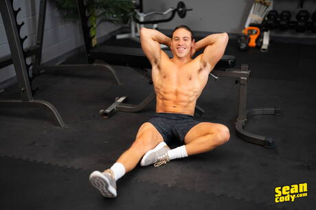 Tough guy Robbie and american bull Kyle Fletcher in hard anal sex