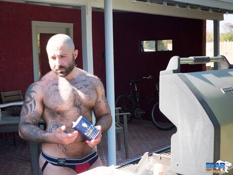 Hot americans, muscular Rusty Mcmann and gay bear Atlas Grant banged each other outside