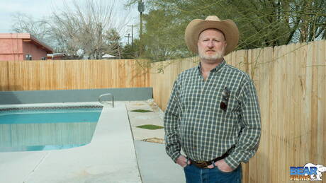 American bull Rusty Mcmann posing naked outdoor