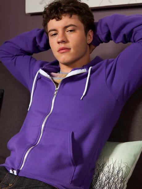 Strongman Justin Blakely masturbating