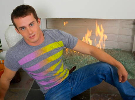 Strongman David Monroe jerk off his dick