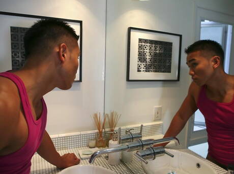 Pretty american boys beefcake Dawson Riley and husky guy Johnny Angel have a good oral sex in shower