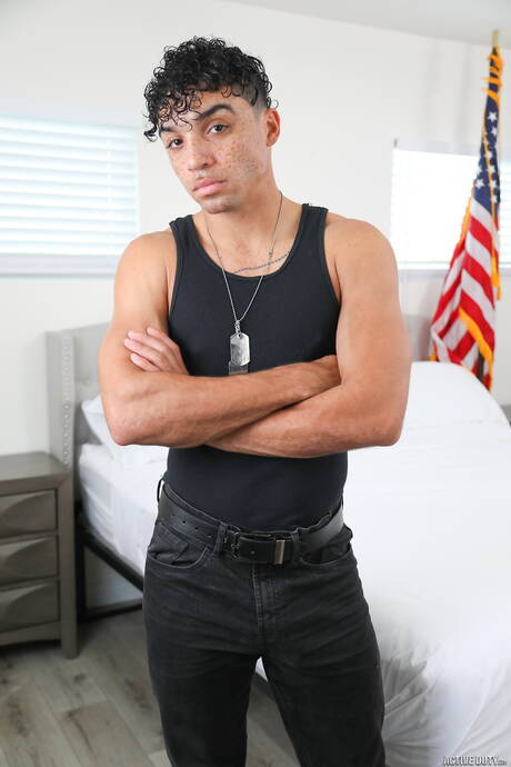 Two american guys otter Andrew Miller and beefy Amone Bane fuck after dick sucking