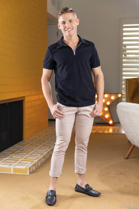 Pretty american boys muscular Tyler Rush and superstud Finn Harding in hot ass bang