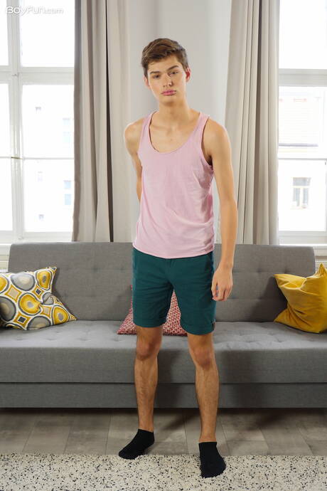 Hot twink Curtis Cameron posing nude